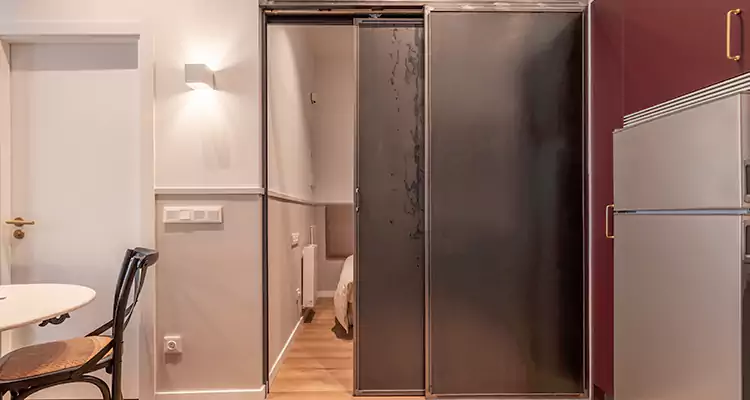 We Fix Closet Sliding Door in Kendall, FL